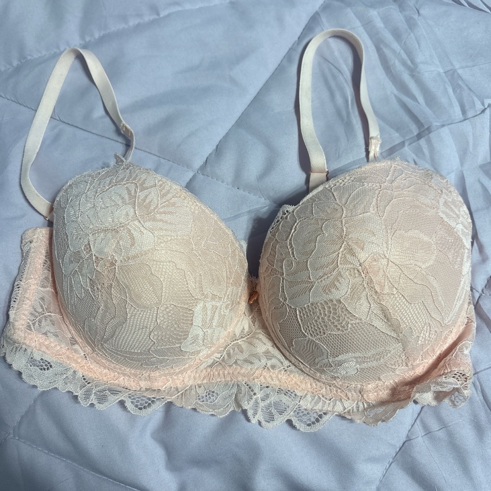 Marilyn Monroe Elegant Lace Bra in Pink